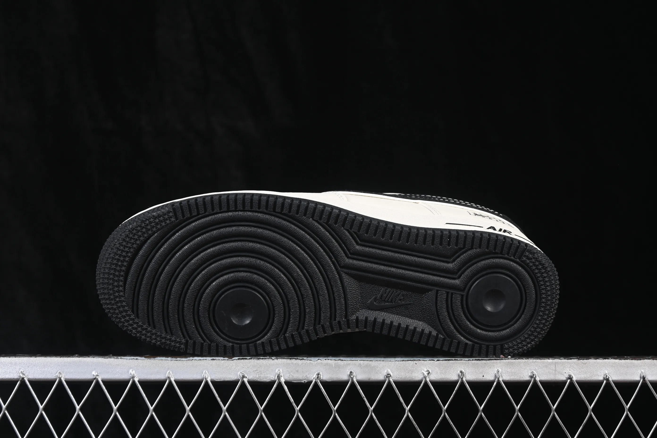 All Categories Nk Air Force 1 Air Force Series Nk Air Force 1 Low Air Force Low Nike Air Force 1'07 Low Beige White Black Contrast Color Air Force One Low Casual Sneakers DW8806-001